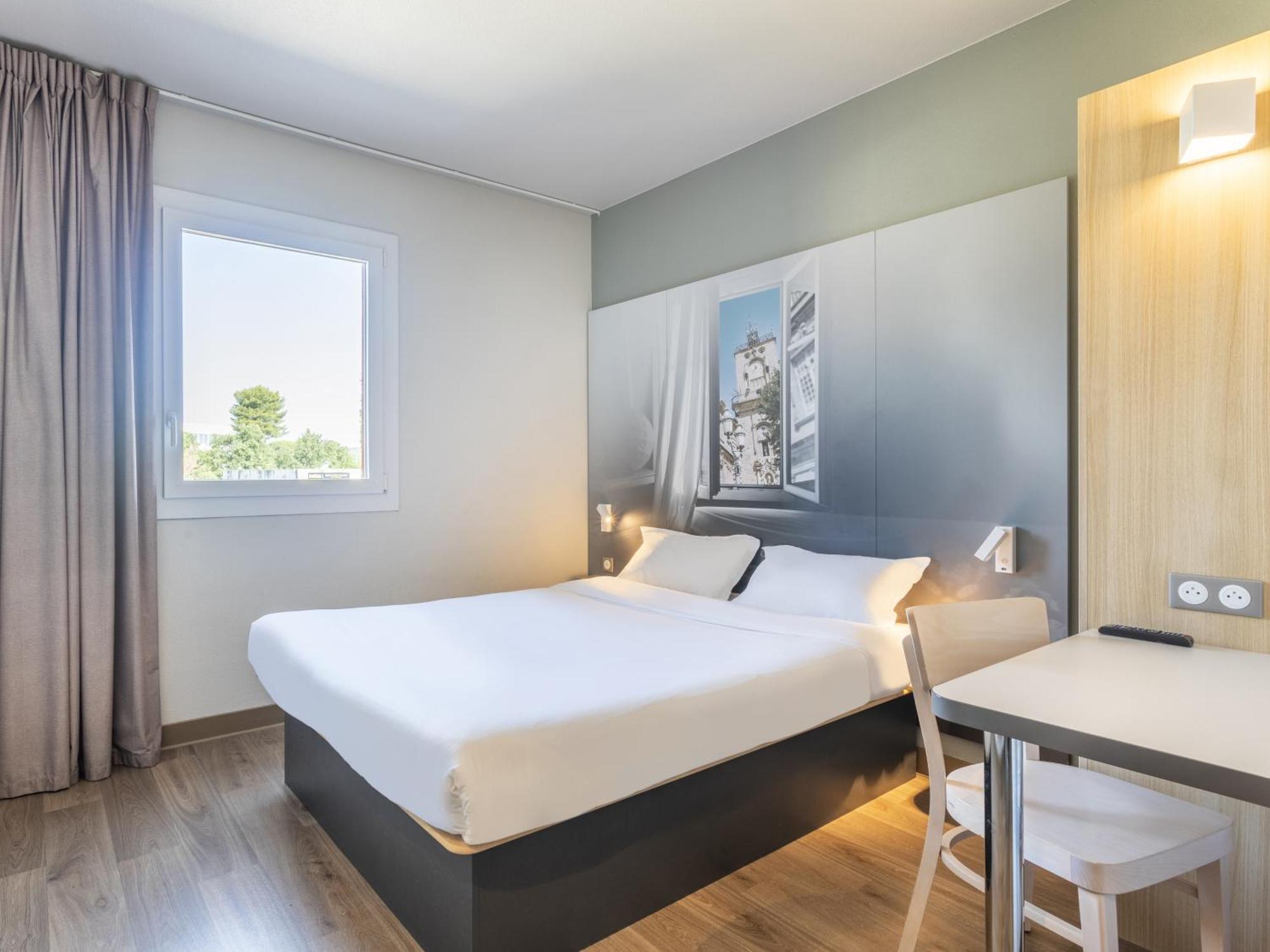 B&B Hotel Aix En Provence 沃内勒 外观 照片