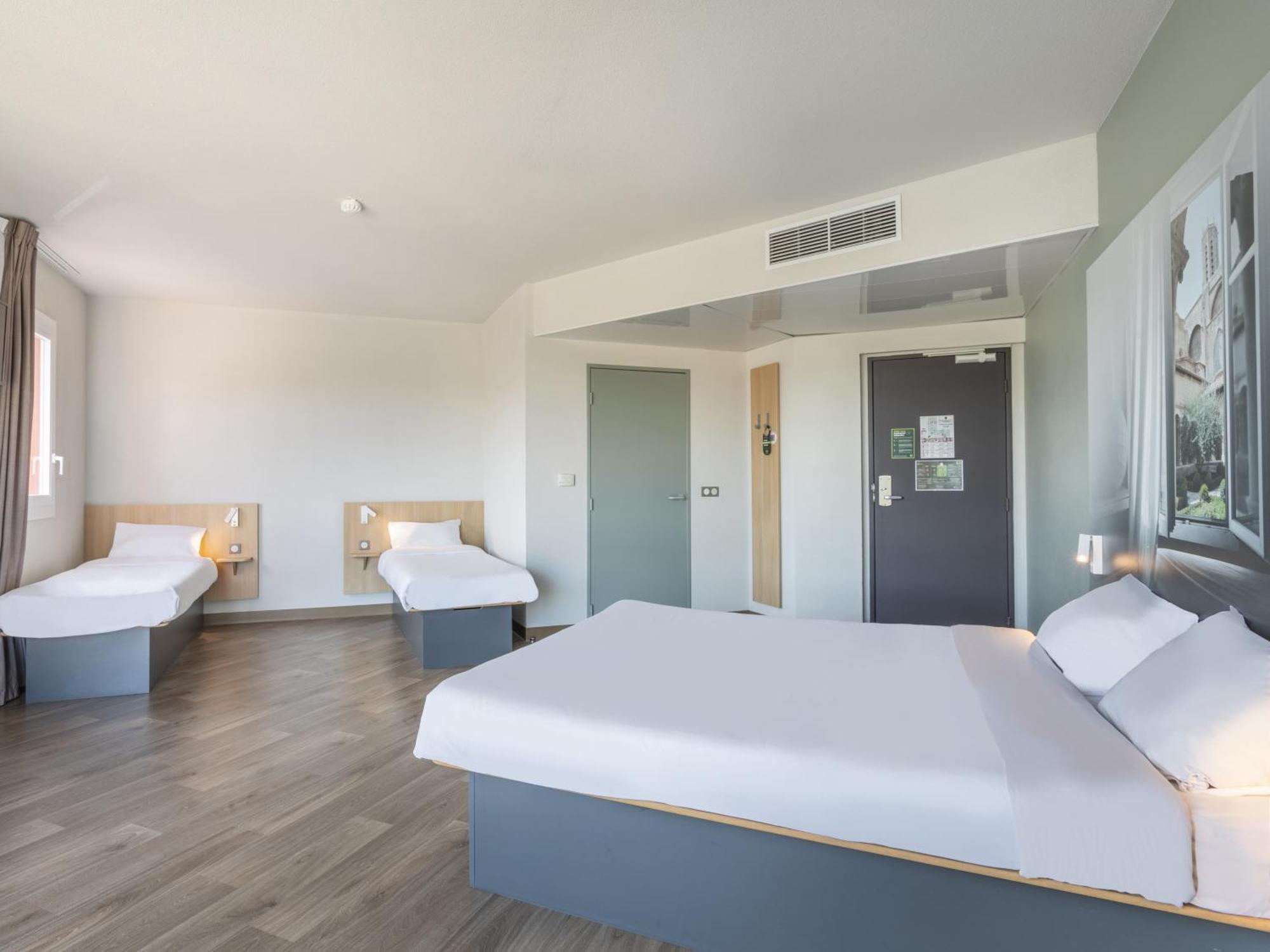 B&B Hotel Aix En Provence 沃内勒 外观 照片